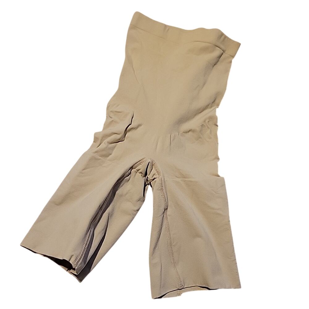 Assets By Spanx Women's High Waist Shaping Short Nude Size Medium Nylon Spandex